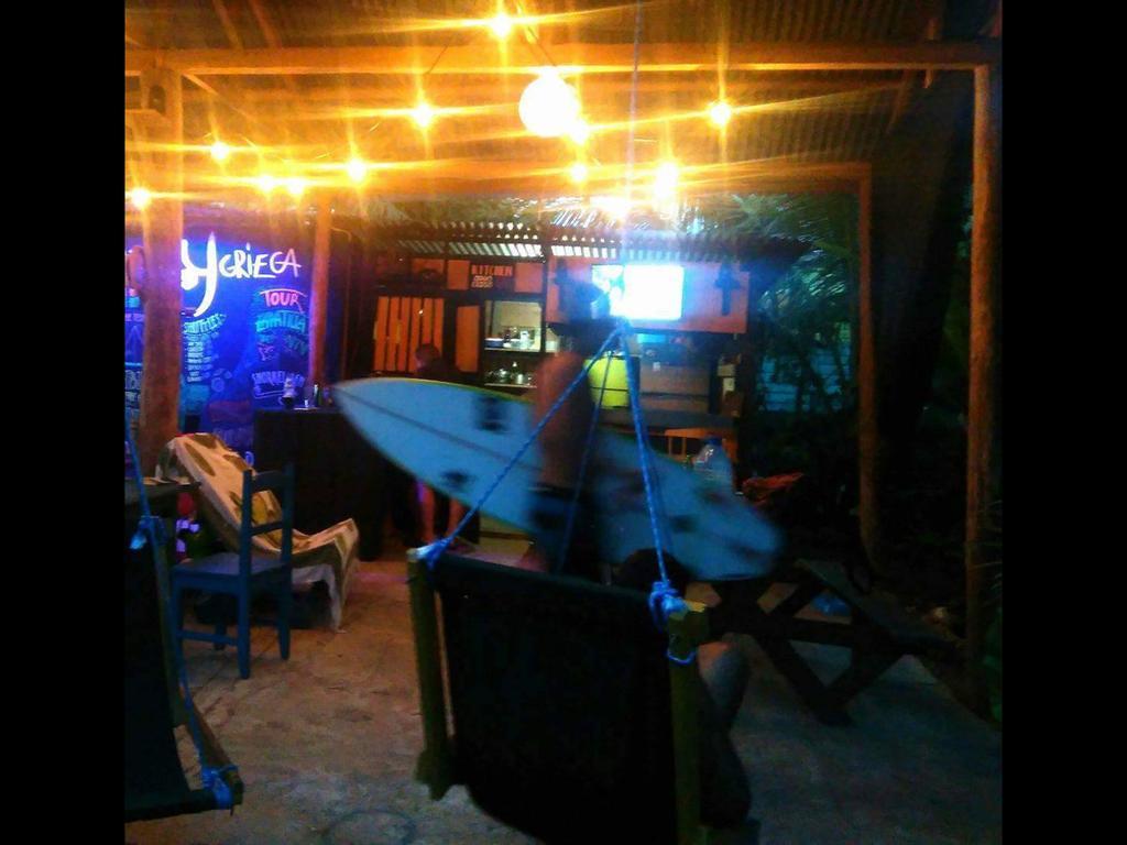 מלון בוקס דל טורו Surf Camp מראה חיצוני תמונה